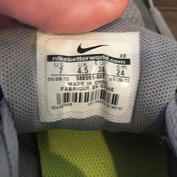 Women's Nike Shoes - Picture 7 of 8